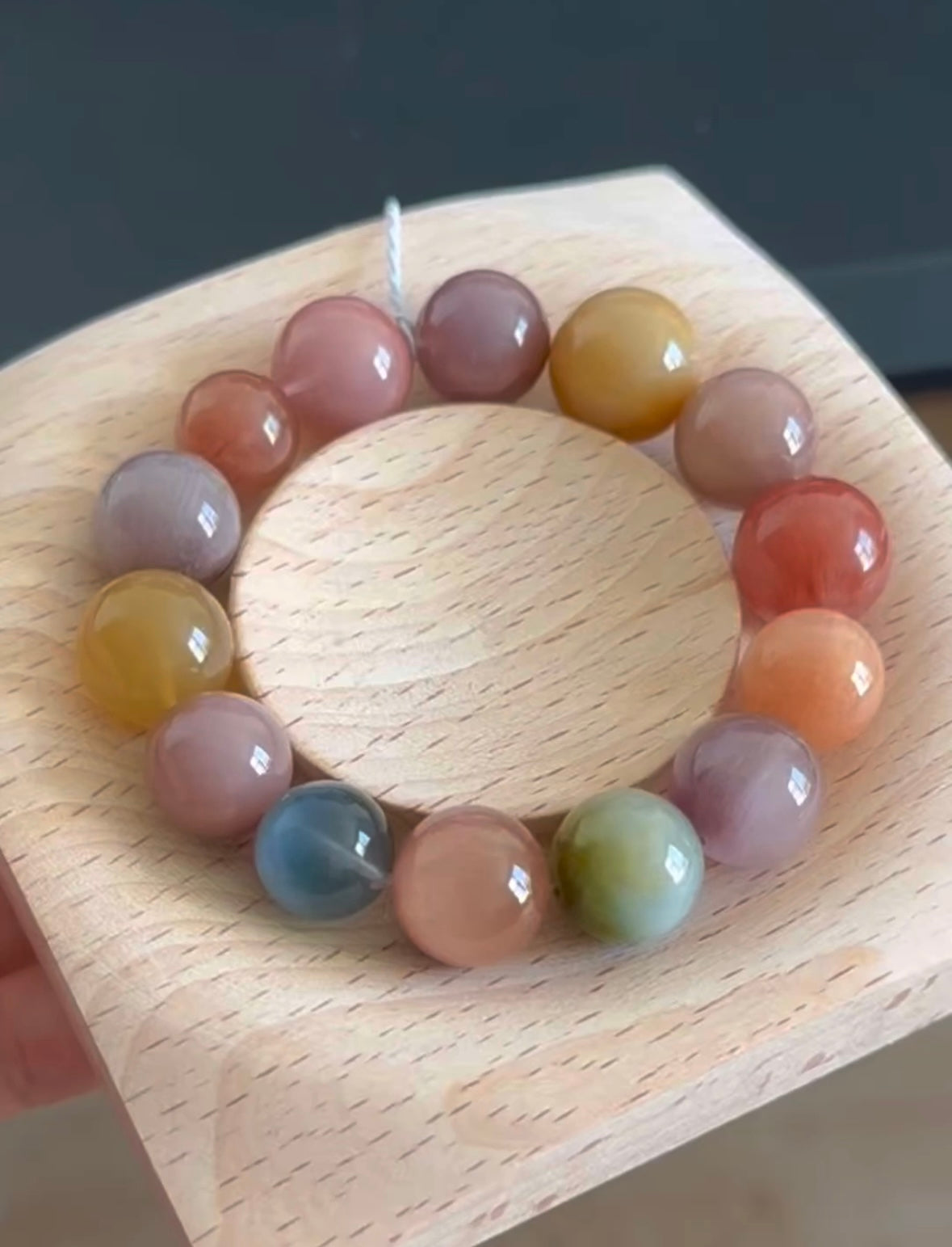 糖果星球 Vibrant Multicolor Rabbit Hair Quartz(13-15mm)