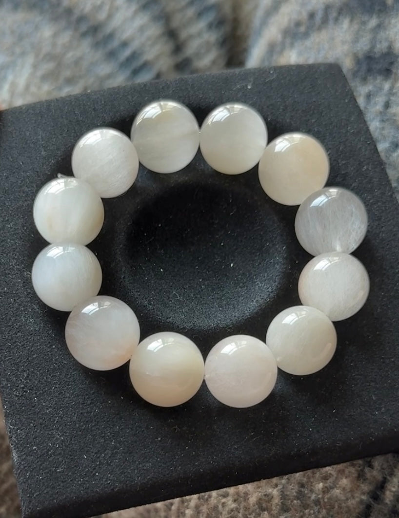 香槟白兔毛 Champagne White Rabbit Hair Quartz (15mm)