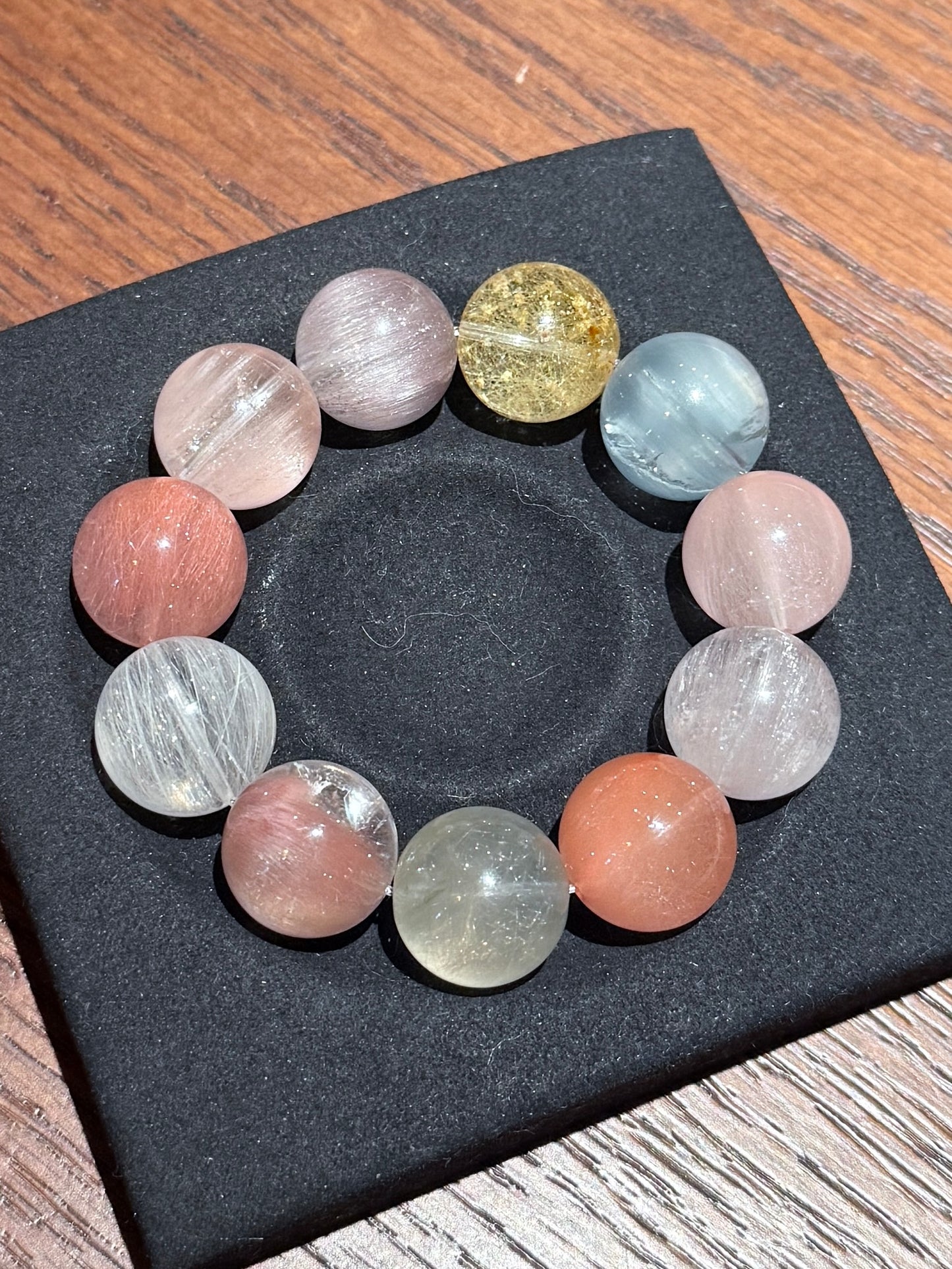 售出欣赏 爱丽丝奇境 Rutilated Quartz(16-17mm)