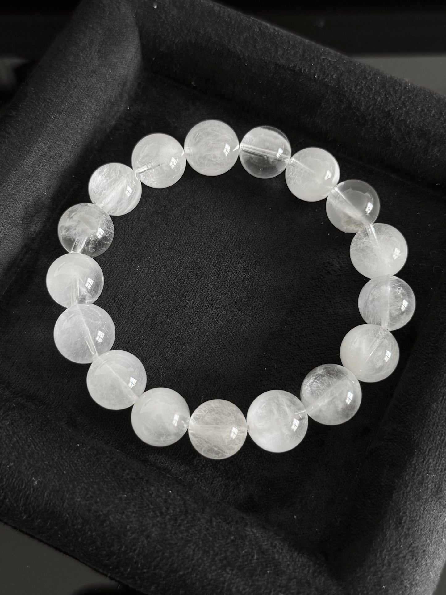 白卷毛 White Curly Rabbit Hair Quartz (12mm)