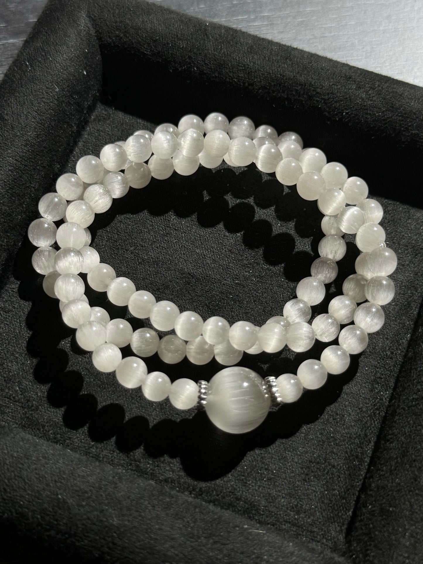 Cat’s Eye White Curl Quartz 猫眼白兔毛 三圈 (5.7mm)