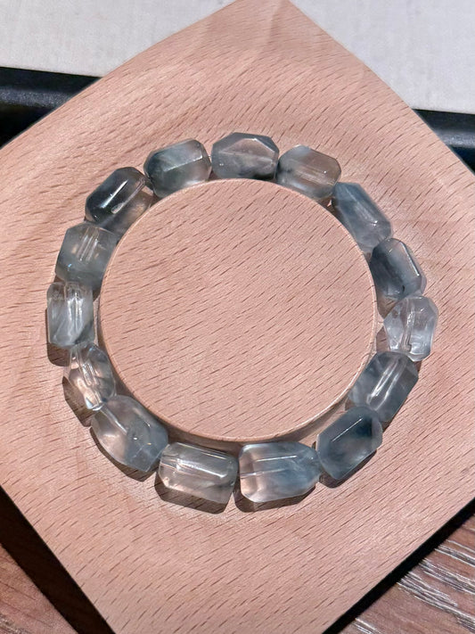 Blue Rabbit Hair Quartz Irregular-Shaped Bracelet 蓝兔毛随行
