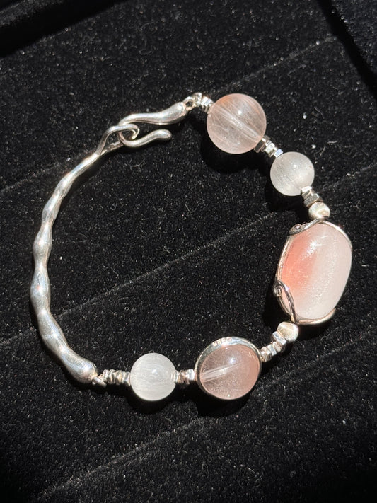 Blush Rabbit Hair Half-Bangle 腮红兔毛半镯