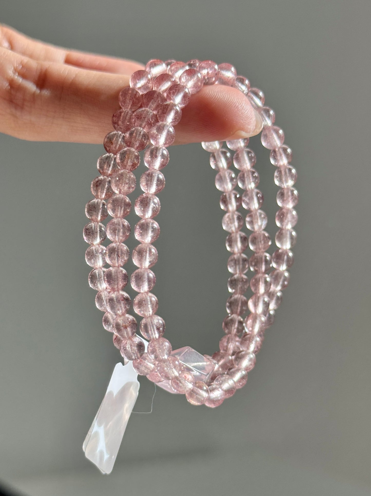 Strawberry Quartz
透体草莓晶三圈 4.5mm