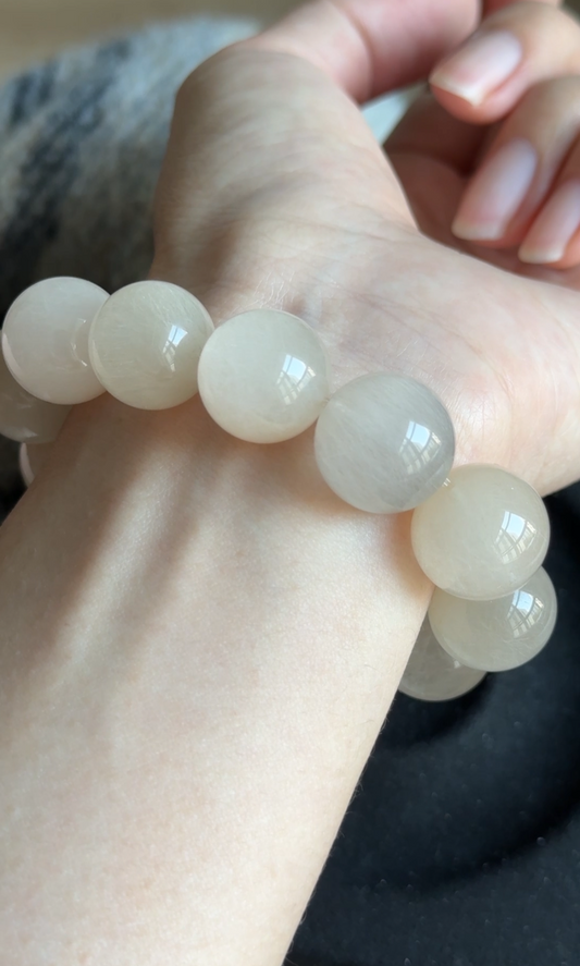 香槟白兔毛 Champagne White Rabbit Hair Quartz  （15mm）