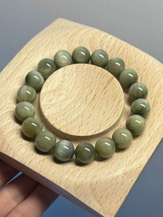 Oil Painting Green Rabbit Hair Quartz油画绿兔毛  (11.2mm)