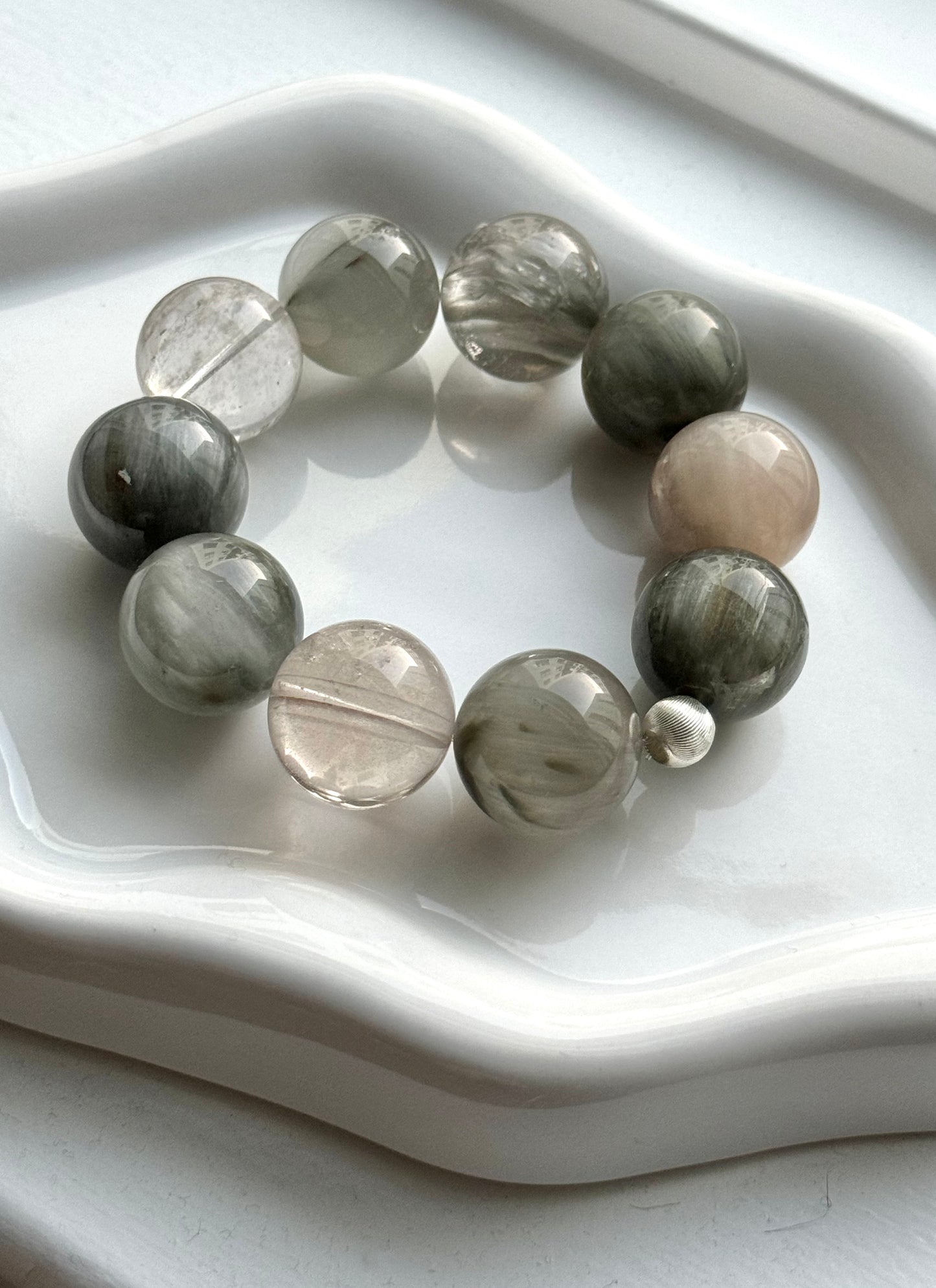 售出欣赏 远山灰兔毛Rutilated Quartz(19mm)