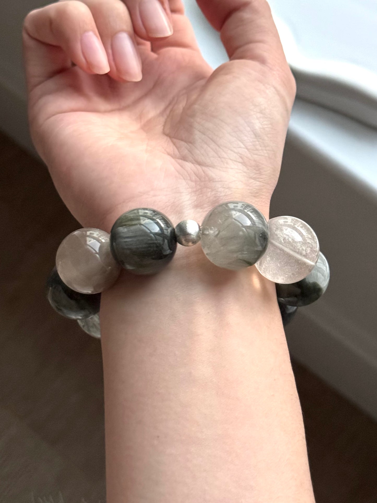 售出欣赏 远山灰兔毛Rutilated Quartz(19mm)