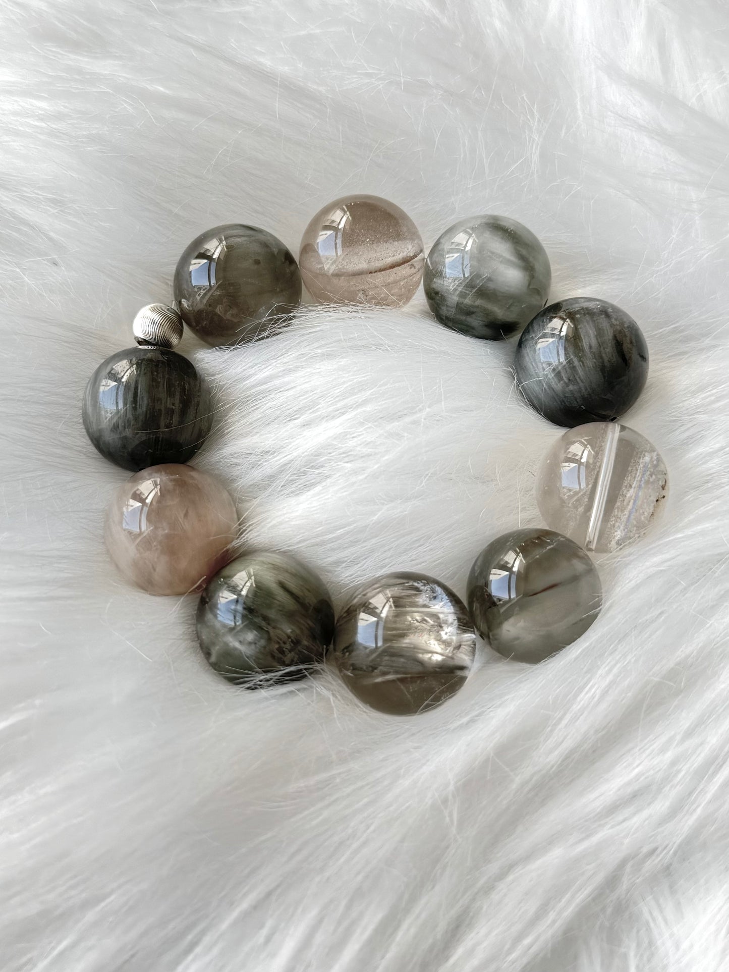 售出欣赏 远山灰兔毛Rutilated Quartz(19mm)